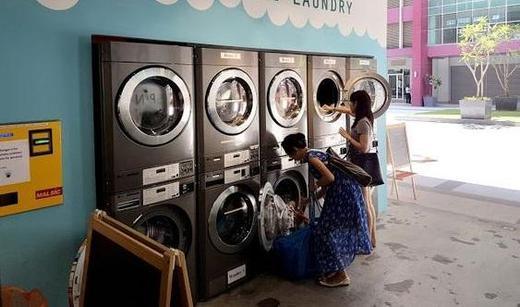 Máy giặt công nghiệp bao nhiêu tiền là hợp lý cho một tiệm giặt là nhỏ?